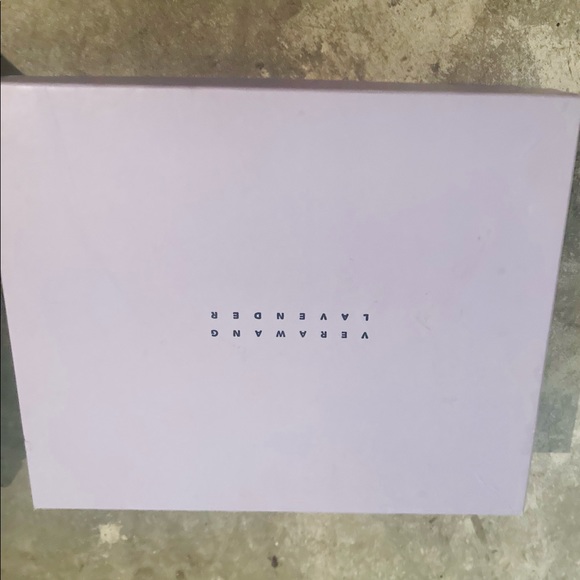 Vera wang Lavender wedges size 9 - Picture 3 of 3